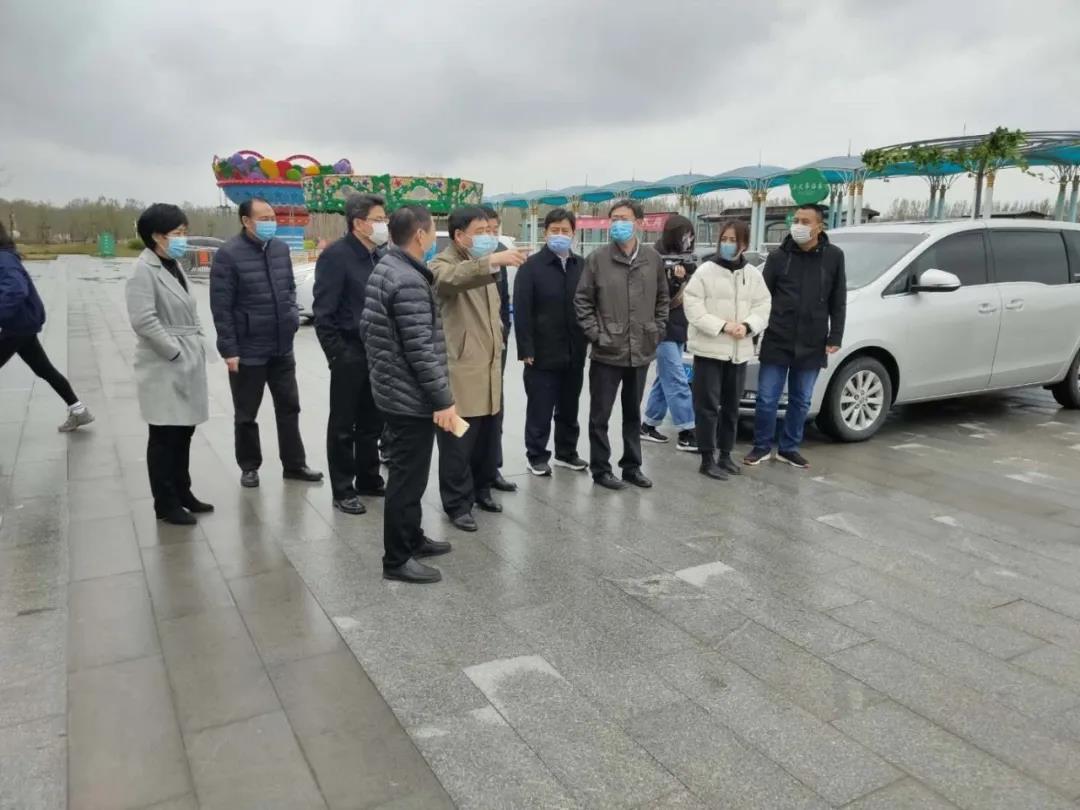 省文旅廳張鯤副廳長一行前往十里荷塘景區(qū)調(diào)研工作(圖1) 省文旅廳張鯤副廳長一行前往十里荷塘景區(qū)調(diào)研工作(圖1)