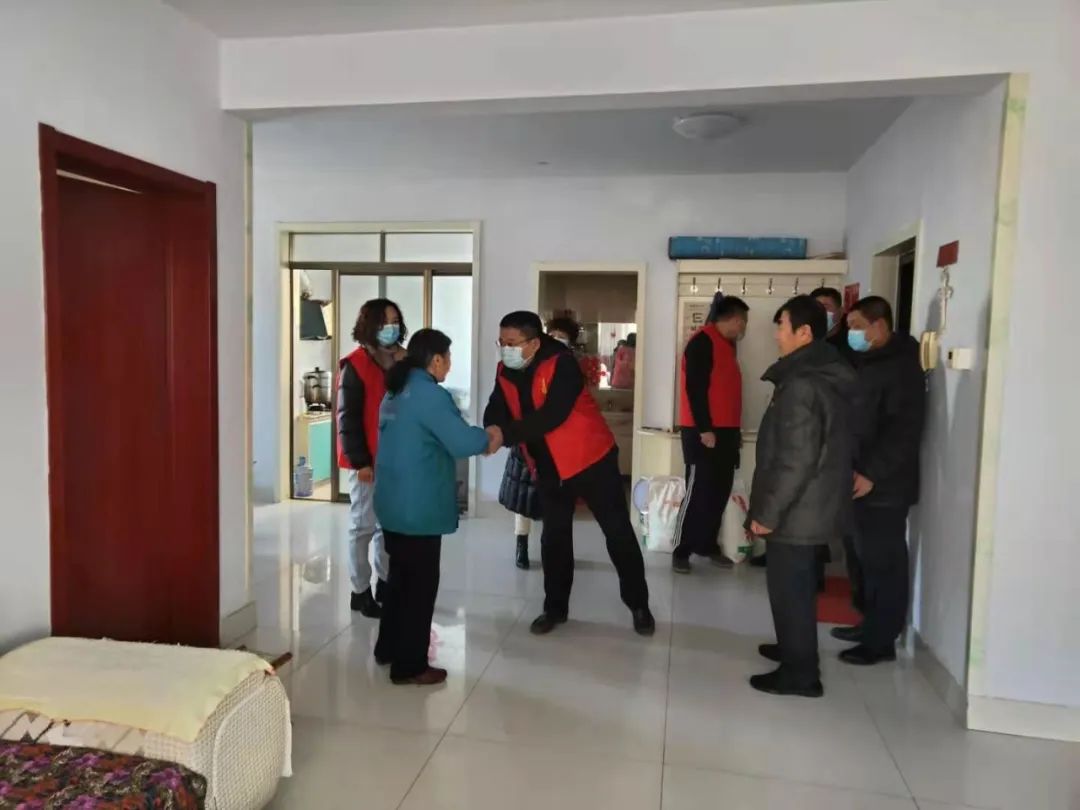 “送溫暖、送關(guān)懷，慰問困難群眾—雙報(bào)到”活動(dòng)(圖2)