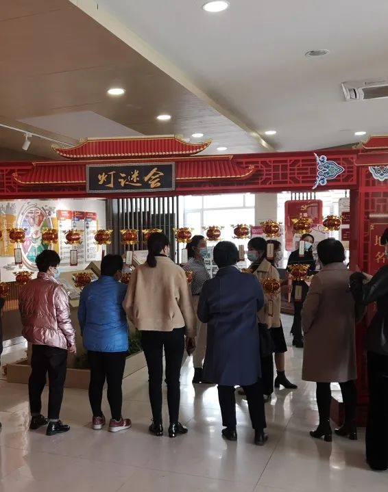 “喜迎元宵猜燈謎 地名文化進社區(qū)”雙報到活動(圖4) “喜迎元宵猜燈謎 地名文化進社區(qū)”雙報到活動(圖4)