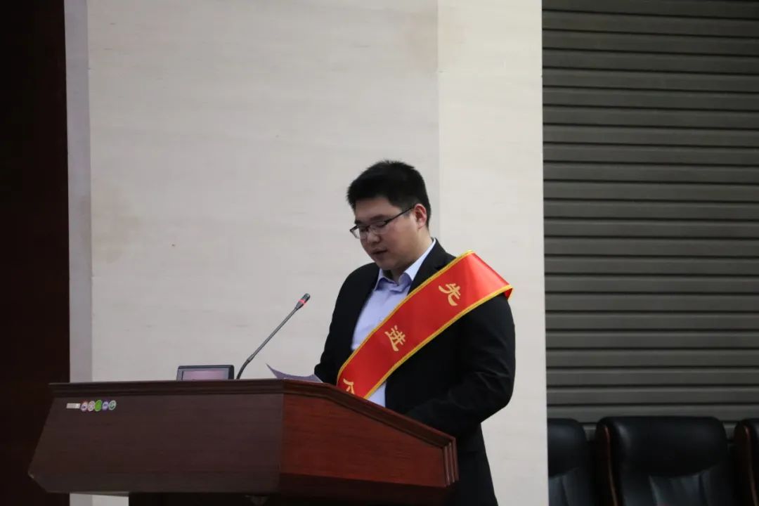 逐夢(mèng)起航 再創(chuàng)輝煌丨惠眾財(cái)金集團(tuán)召開2022年工作會(huì)議(圖6)