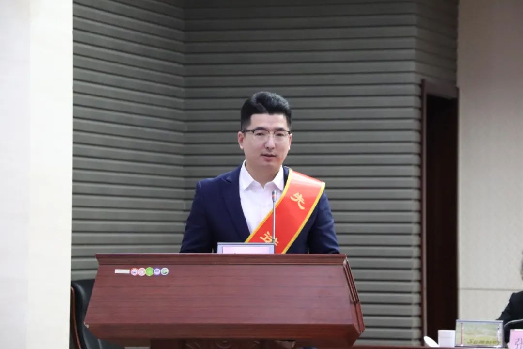 逐夢(mèng)起航 再創(chuàng)輝煌丨惠眾財(cái)金集團(tuán)召開2022年工作會(huì)議(圖7)