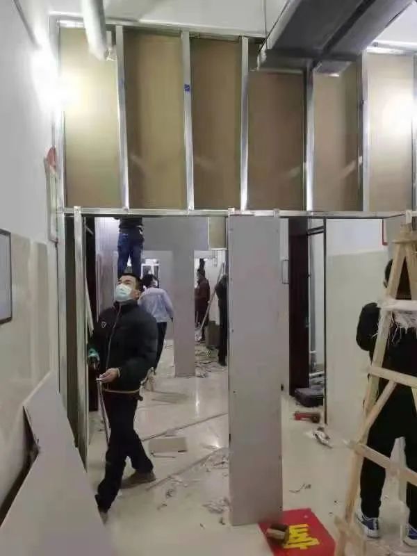 “疫”路有我丨 惠眾財(cái)金集團(tuán)奮戰(zhàn)16小時(shí)！完成338間臨時(shí)隔離用房改造交付(圖1)