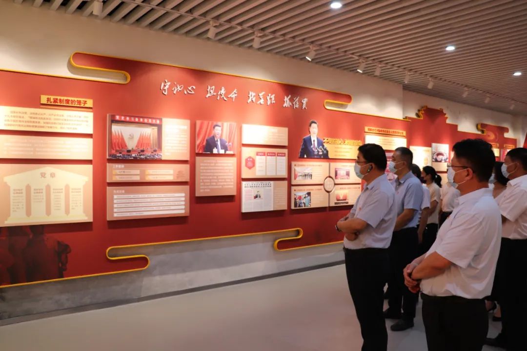 利劍高懸 警鐘長鳴——惠眾財(cái)金集團(tuán)紀(jì)委組織參觀濱城區(qū)廉政警示教育基地(圖4)