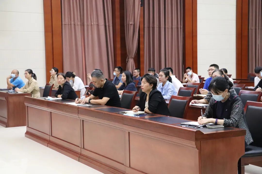 走在前，開新局”——惠眾財金集團(tuán)舉辦《打開思維的世界》專題講座(圖5)