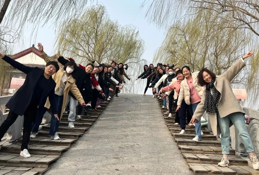 巾幗向黨丨惠眾財(cái)金集團(tuán)舉辦“春歸重顯巾幗風(fēng)采，惜春更需創(chuàng)先爭(zhēng)優(yōu)”春日游活動(dòng)(圖2)