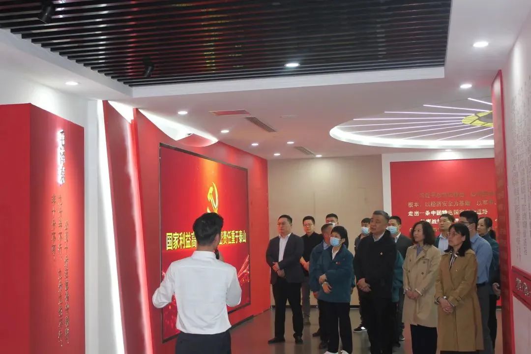 濱城區(qū)財(cái)稅黨建聯(lián)盟開展“提升保密工作意識(shí)，筑牢保密思想防線”教育實(shí)訓(xùn)活動(dòng)(圖2)