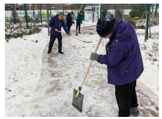 破冰除雪 情暖冬日—志愿服務(wù)活動(dòng)，我們一直在路上(圖3)