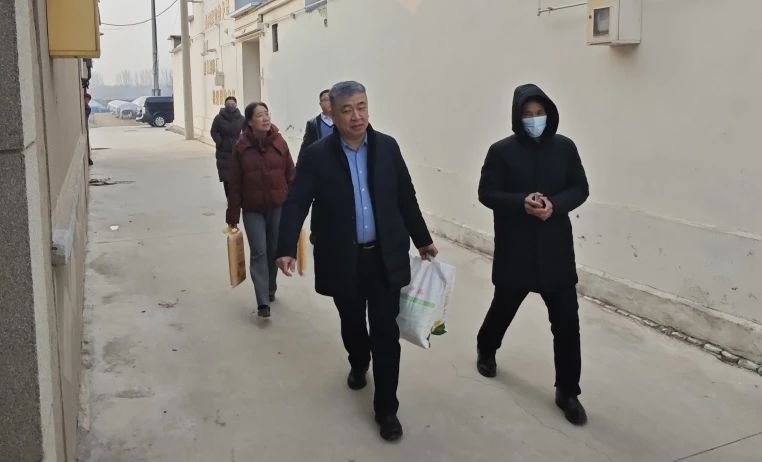 新春慰問暖人心 用情幫扶顯擔(dān)當(dāng) —惠眾財金集團(tuán)開展春節(jié)前走訪慰問活動(圖2)
