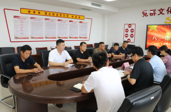 致敬 “最可愛的人”丨惠眾財(cái)金集團(tuán)召開退役軍人座談會(huì)(圖2) 致敬 “最可愛的人”丨惠眾財(cái)金集團(tuán)召開退役軍人座談會(huì)(圖2)